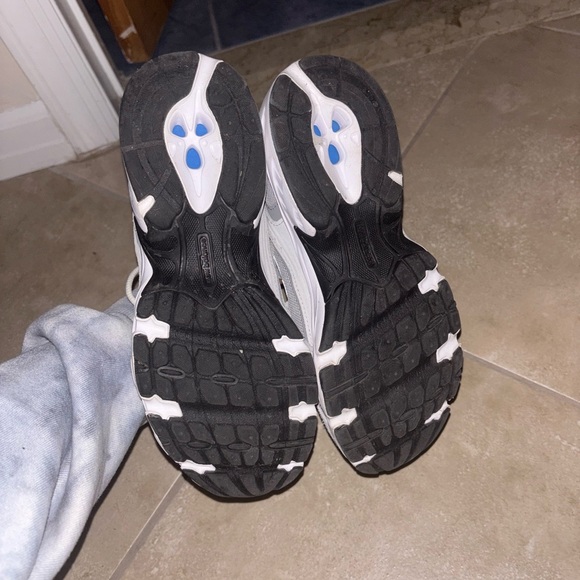 New Balance Light Gray Athletic Shoes - Picture 5 of 5